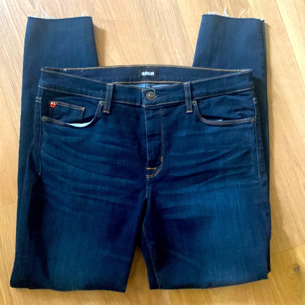Hudson Natalie mid rise ankle super skinny.
